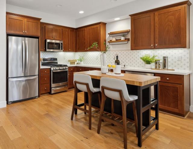 158 Tilton Avenue, San Mateo CA: https://media.crmls.org/mediaz/a0cbca87-8046-4211-bfcf-a6368b383826.jpg