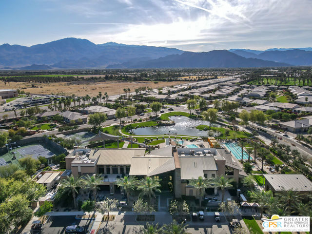 50660 Havasu Falls Drive, Indio CA: https://media.crmls.org/mediaz/a0cbe0d8-7e1e-4e13-9f54-403c860816bb.jpg