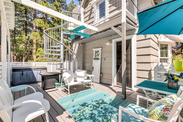 53125 Overlook Drive, Idyllwild CA: https://media.crmls.org/mediaz/a0cc23e7-ed37-4258-af87-ea7e7b5a1197.jpg