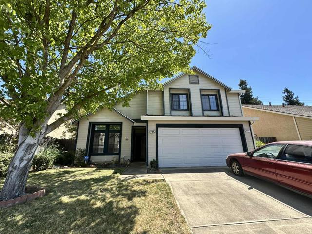 8959 Boreal Way, Elk Grove CA: https://media.crmls.org/mediaz/a0ccef61-0e69-48ff-852e-bf3764fbc793.jpg