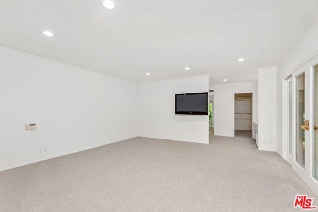 374 Homewood Road, Los Angeles CA: https://media.crmls.org/mediaz/a0cd6caa-d19e-489a-ab61-32f46bbc683c.jpg