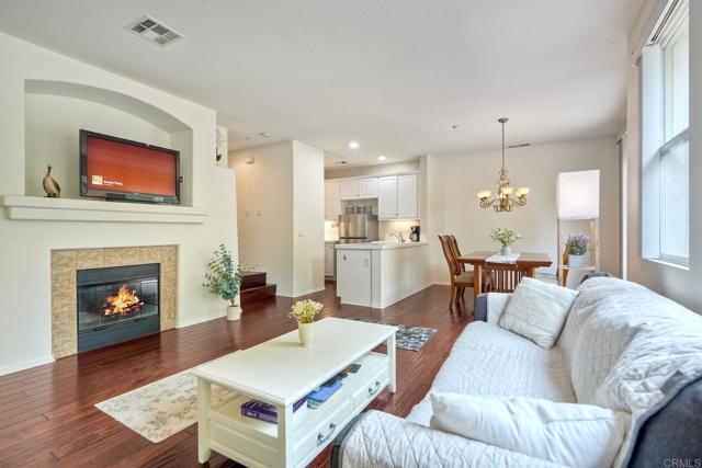 4049 Peninsula Drive, Carlsbad CA: https://media.crmls.org/mediaz/a0cde6dd-61ee-4527-a84a-f56fe36bb3fe.jpg