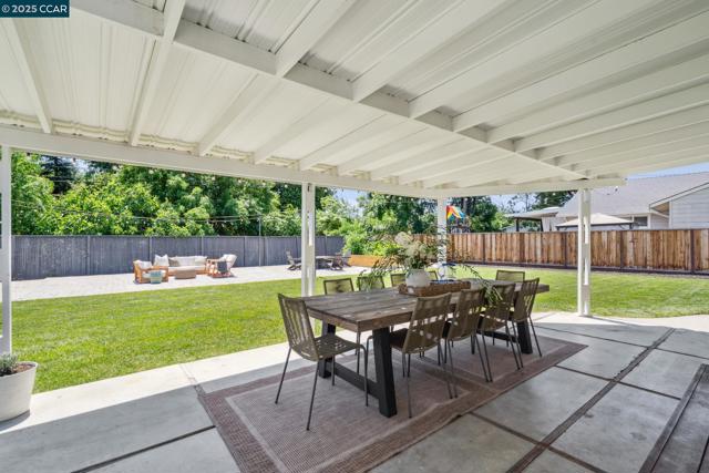 528 Shelly Dr, Pleasant Hill CA: https://media.crmls.org/mediaz/a0cdfa86-7b7c-47e9-966e-795c170e1daa.jpg