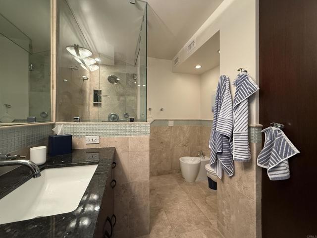 1770 Avenida del Mundo, Coronado CA: https://media.crmls.org/mediaz/a0ce719b-7b59-4334-8371-3917f98f0276.jpg