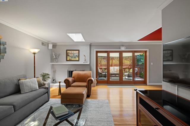 4457 LINDA WAY, Pleasanton CA: https://media.crmls.org/mediaz/a0cea9e2-9468-4e0b-9431-1afcc6d56255.jpg
