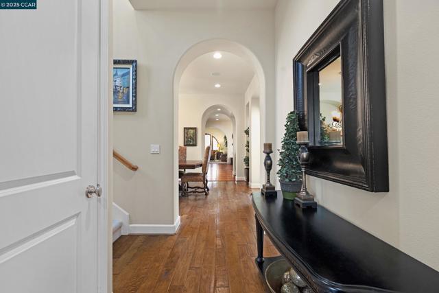 2222 Creekview Pl, Danville CA: https://media.crmls.org/mediaz/a0cf63d1-f462-4397-b8c2-fc6afa89d9a5.jpg