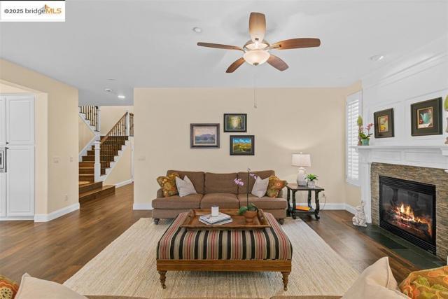 1164 Lexington Way, Livermore CA: https://media.crmls.org/mediaz/a0cfa15d-a0fd-4431-9727-2055bc7c1838.jpg