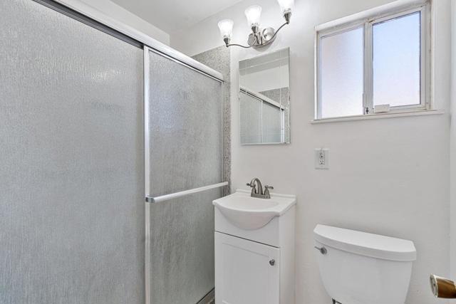 582 E Alvin Drive, Salinas CA: https://media.crmls.org/mediaz/a0cfe240-1c44-4e7b-abca-add1a20adecf.jpg