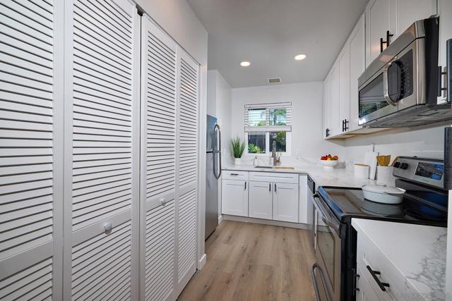 800 Encinitas Blvd, Encinitas CA: https://media.crmls.org/mediaz/a0d03112-7874-4e70-b1c7-3baa6b952844.jpg