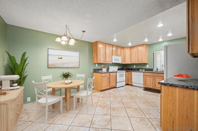 5948 Caminito Yucatan, San Diego CA: https://media.crmls.org/mediaz/a0d1c5dd-9df4-40c2-a178-15fc6958f29e.jpg