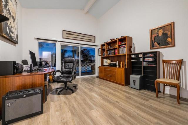 29795 Eagle Point Drive, Canyon Lake CA: https://media.crmls.org/mediaz/a0d21c1d-71a1-45d7-9f5c-e39cbf453e1a.jpg