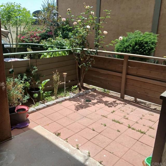 2041 E Grand Avenue, Escondido CA: https://media.crmls.org/mediaz/a0d22914-d099-4665-b994-49de527241a6.jpg