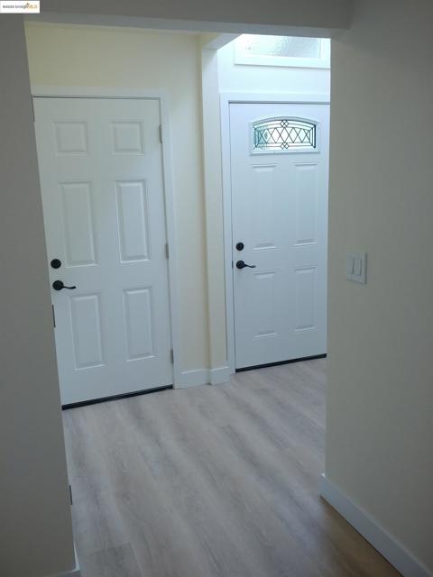 139 Heather Ave, Hercules CA: https://media.crmls.org/mediaz/a0d29f3c-0ae2-4ea4-95e5-9347e0f2a935.jpg
