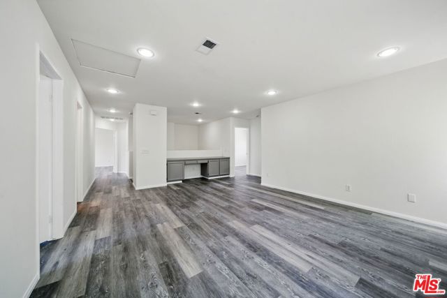 3702 Las Palmas Avenue, Palmdale CA: https://media.crmls.org/mediaz/a0d2b297-b789-4642-9037-6e128e20f208.jpg