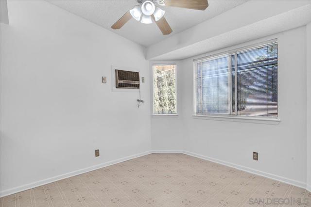 15209 Mauna Loa, Hesperia CA: https://media.crmls.org/mediaz/a0d2ce12-7192-43ee-868f-7343dcfeb393.jpg