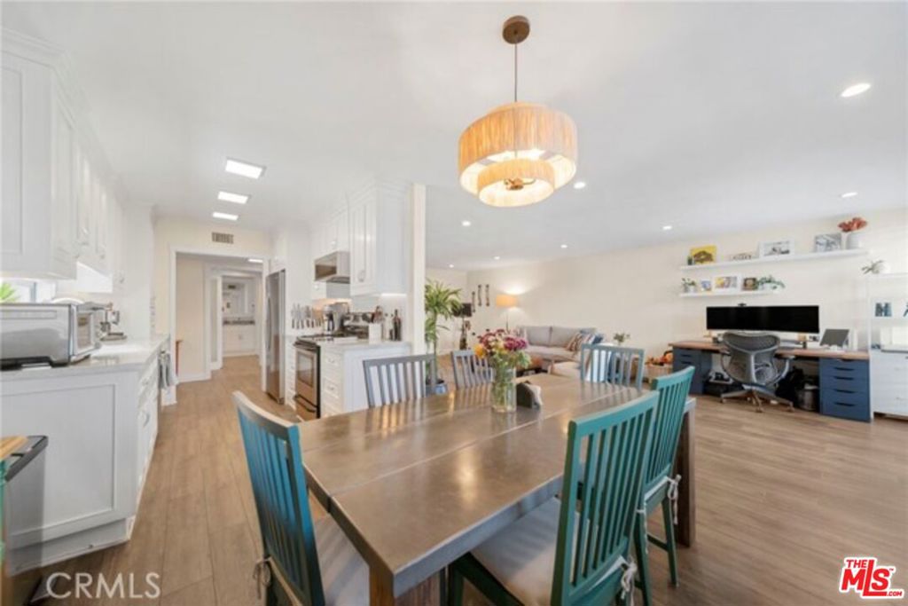 5301 Balboa Boulevard #C6