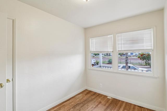 1906 08 S Broadway, Oceanside CA: https://media.crmls.org/mediaz/a0d3924f-b13b-4dca-90d3-93510aa94ce4.jpg