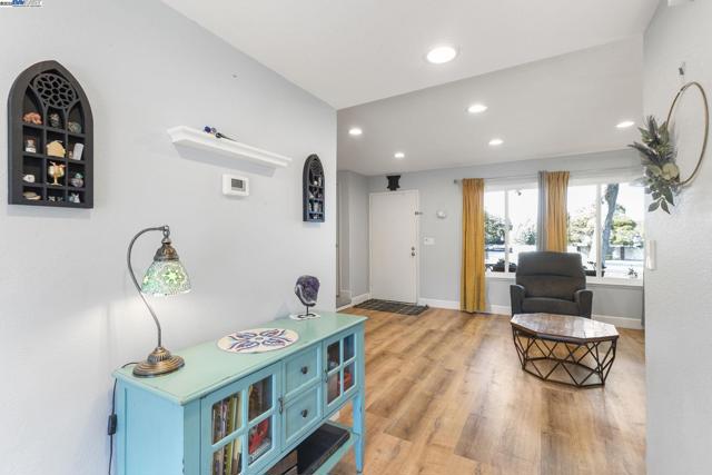 1479 Spring Valley Cmn, Livermore CA: https://media.crmls.org/mediaz/a0d42253-6465-4cf4-81b2-ff1fc21cb0e8.jpg