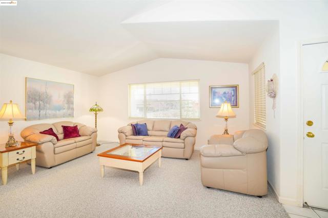 5402 Navajo Ct, Antioch CA: https://media.crmls.org/mediaz/a0d51856-5cc6-4469-8a74-e1b38dfbe25b.jpg