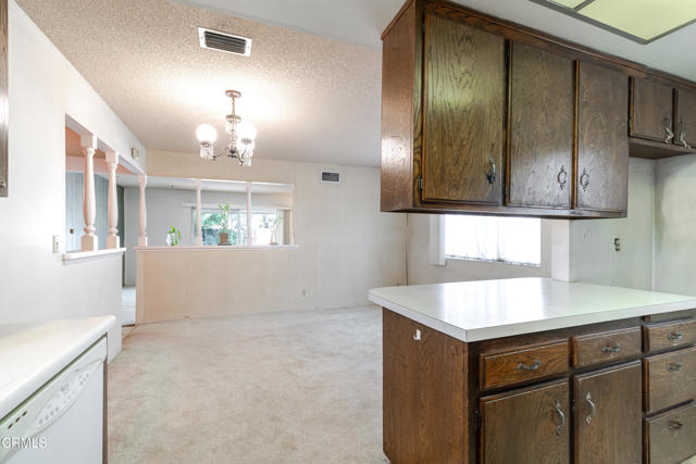 19385 baelen Street, Rowland Heights CA: https://media.crmls.org/mediaz/a0d5d115-26eb-46d6-995c-a8ed7e300182.jpg
