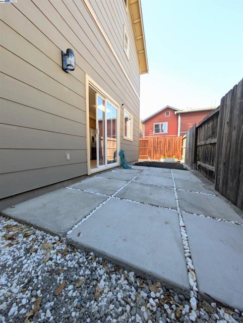 158 Fairview Ave, Bay Point CA: https://media.crmls.org/mediaz/a0d5d961-b517-41a3-826e-4d7c0cd118af.jpg