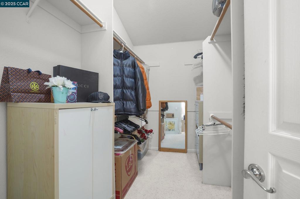 https://media.crmls.org/mediaz/a0d64d44-cfcf-4806-b06c-d0b811d66e99.jpg?preset=X-Large