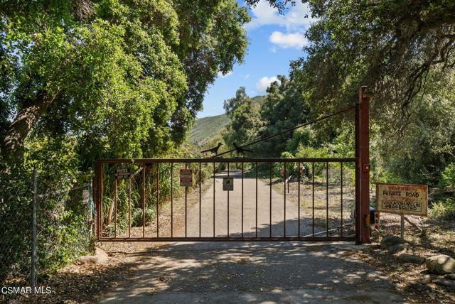 5682 Pine Grove Road, Santa Paula CA: https://media.crmls.org/mediaz/a0d7c971-b7a5-4735-9b80-263d8bcb2670.jpg