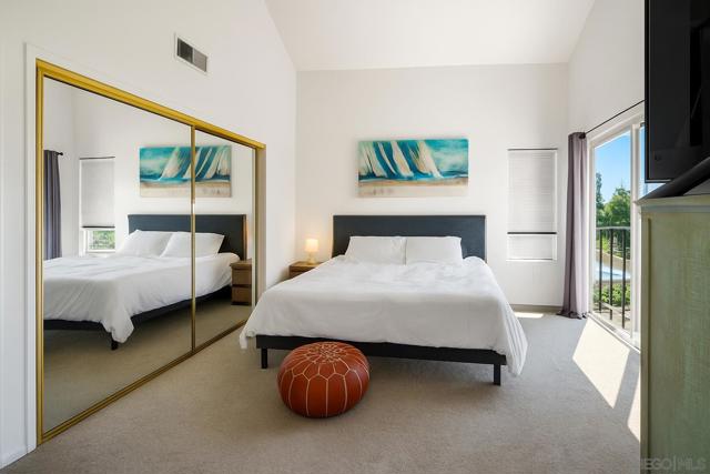 378 Paseo Marguerita, Vista CA: https://media.crmls.org/mediaz/a0d82a52-87aa-47ba-9322-5163b8578520.jpg