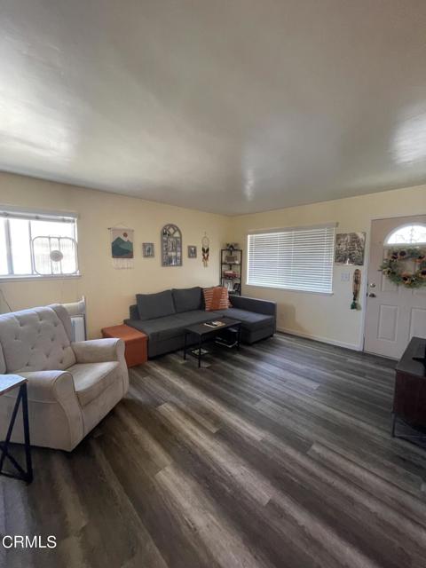 Detail Gallery Image 1 of 7 For 1213 Chalmette Ave, Ventura,  CA 93003 - 2 Beds | 1 Baths