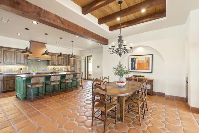 Detail Gallery Image 6 of 75 For 2525 Date Palm Ct, Vista,  CA 92084 - 3 Beds | 3/1 Baths