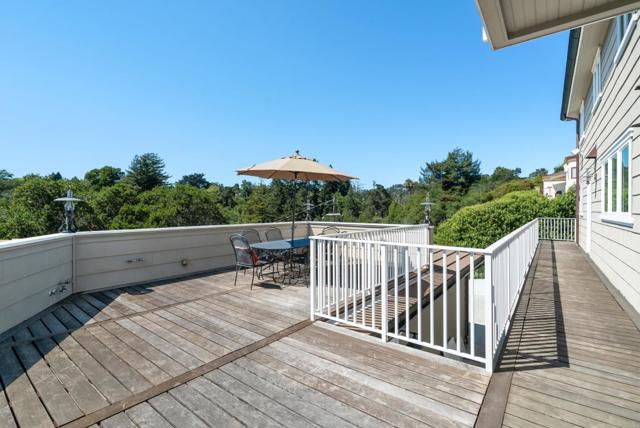 40 S Circle Drive, Santa Cruz CA: https://media.crmls.org/mediaz/a0d91064-c39c-4f75-9bba-96c6f4b55067.jpg