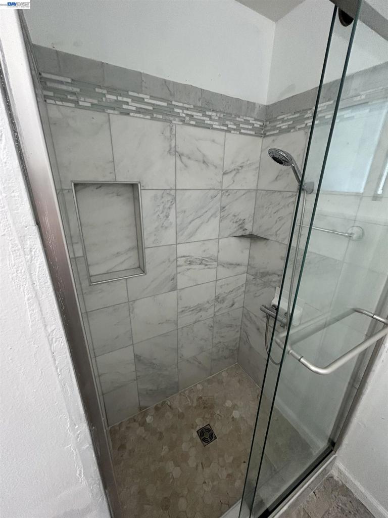 https://media.crmls.org/mediaz/a0d94ff7-7844-4cac-b5f6-26088f444bcf.jpg?preset=X-Large