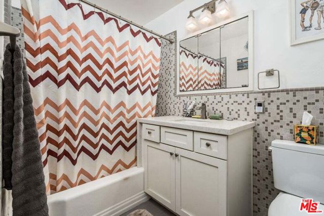 Image 59 of 74 For 440 Corona Del Mar