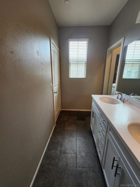 5059 Juneberry Ct, San Diego CA: https://media.crmls.org/mediaz/a0db4ec2-9034-4ff0-b7e4-aba95f0b460c.jpg