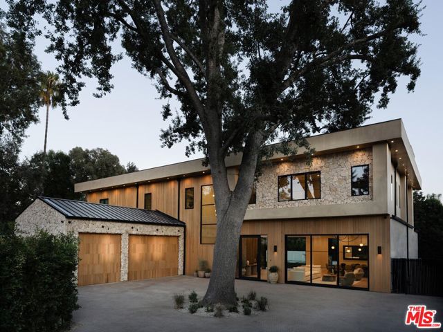 23346 Collins Street, Woodland Hills CA: https://media.crmls.org/mediaz/a0db76c4-eb56-4db1-bf12-baa9d1a7c3fa.jpg