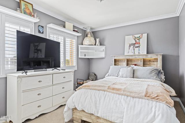 2561 Upper Bay Drive, Oxnard CA: https://media.crmls.org/mediaz/a0dbb454-4c45-47cb-874b-02e1765d8f3e.jpg