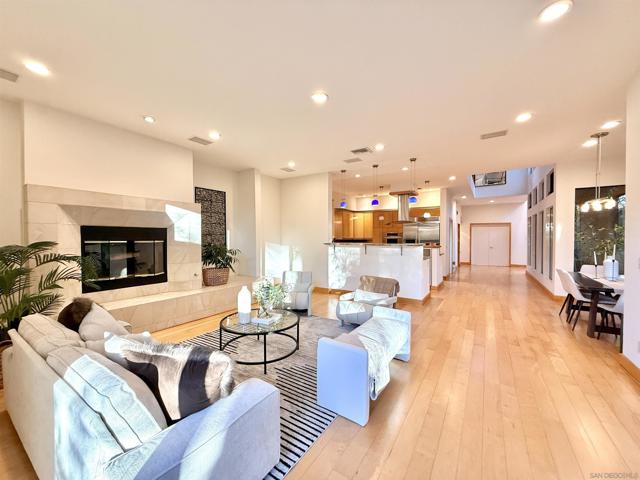 3566 Albatross St, San Diego CA: https://media.crmls.org/mediaz/a0dbba09-d2f4-48ea-809f-32ed0f34b5aa.jpg