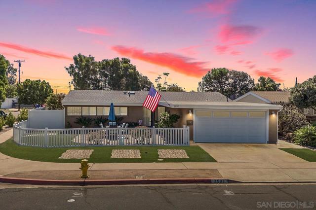 2597 Melbourne Dr, San Diego CA: https://media.crmls.org/mediaz/a0dc159c-24de-4ff1-b627-d137b871e8bf.jpg
