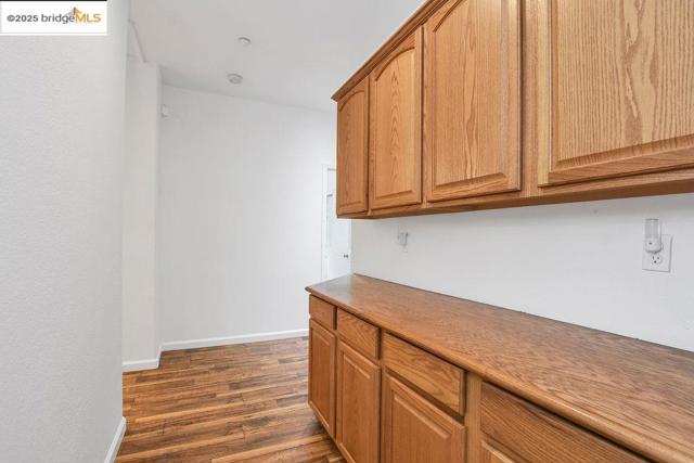 562 Douglas Drive, Brentwood CA: https://media.crmls.org/mediaz/a0dc3c57-3936-45eb-99a7-c4c546b37c0c.jpg