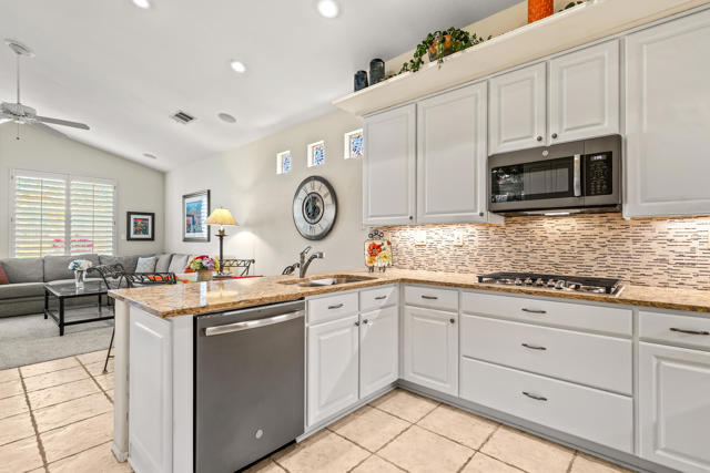 76788 Kybar Road, Palm Desert CA: https://media.crmls.org/mediaz/a0dc3e4d-0c96-4311-8a73-82d5842cdc7d.jpg