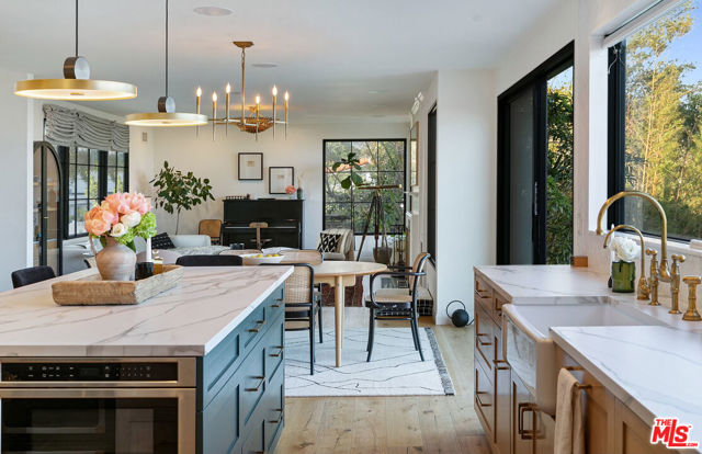 2720 Hollyridge Drive, Los Angeles CA: https://media.crmls.org/mediaz/a0dd088f-edd7-4e3c-9f4b-c7f2f9e73111.jpg