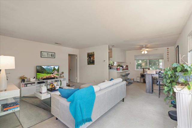 933 Florence Lane, Menlo Park CA: https://media.crmls.org/mediaz/a0dd6f27-cbd7-4039-84a6-a28aa8101b5e.jpg