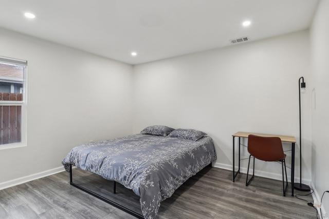 6242 Thorn St, San Diego CA: https://media.crmls.org/mediaz/a0dd722d-97cc-4262-afc8-71552295590a.jpg