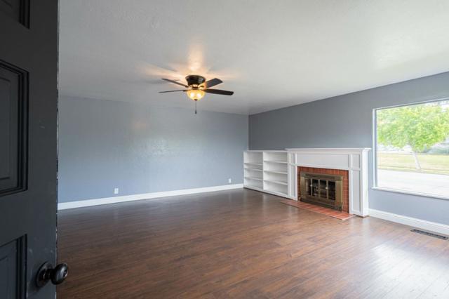 114 Iris Drive, Salinas CA: https://media.crmls.org/mediaz/a0ddd67a-cdee-4a01-9e52-c487ea5f0f9d.jpg