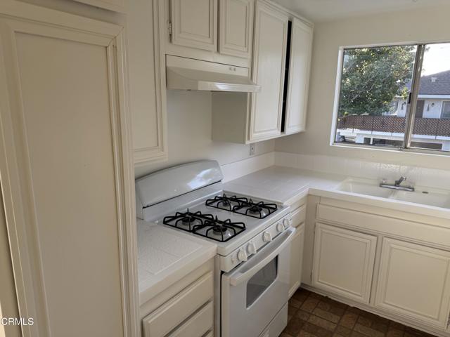 Detail Gallery Image 5 of 13 For 1127 Acadia Pl, Ventura,  CA 93003 - 2 Beds | 1 Baths