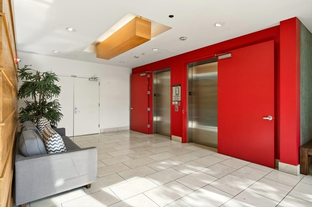 311 Oak St, Oakland CA: https://media.crmls.org/mediaz/a0de39d6-1291-4426-be47-b006d6d791df.jpg