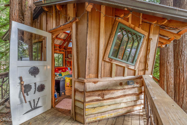 16611 Pearl Ranch Road, Fort Bragg CA: https://media.crmls.org/mediaz/a0de4f4f-e0fa-413f-8764-49f3fb037d6c.jpg