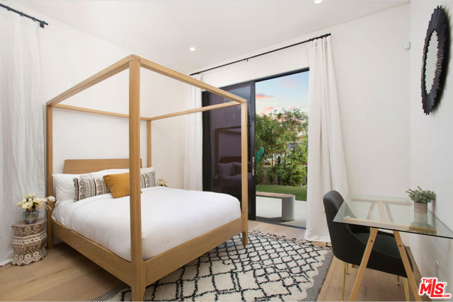 4527 Simpson Avenue, Studio City CA: https://media.crmls.org/mediaz/a0de7e04-0456-4f03-9c6b-f9fc9a482d18.jpg