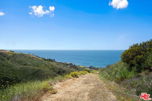 4250 Decker Edison Road, Malibu CA: https://media.crmls.org/mediaz/a0de8d9b-25a2-4ccc-b5bc-214cf061af1e.jpg