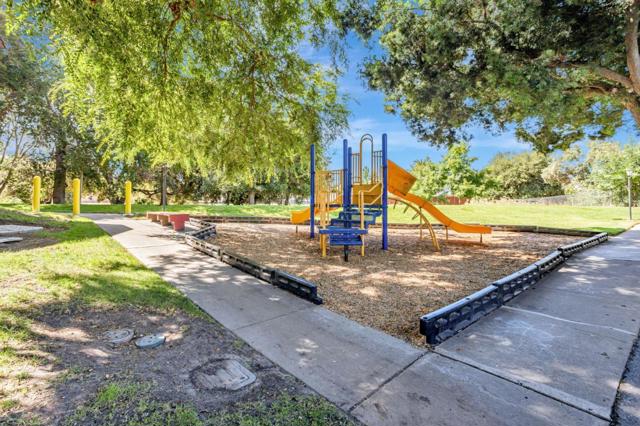 2876 Parkrow Lane, San Jose CA: https://media.crmls.org/mediaz/a0df18ef-7d9b-4ef2-af60-5419702741e1.jpg